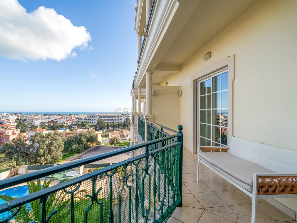 Apartamento T3 com Vista Mar, Piscina e Estacionamento – Edifício Belo Horizonte | Correeira, Albufeira - Image 2