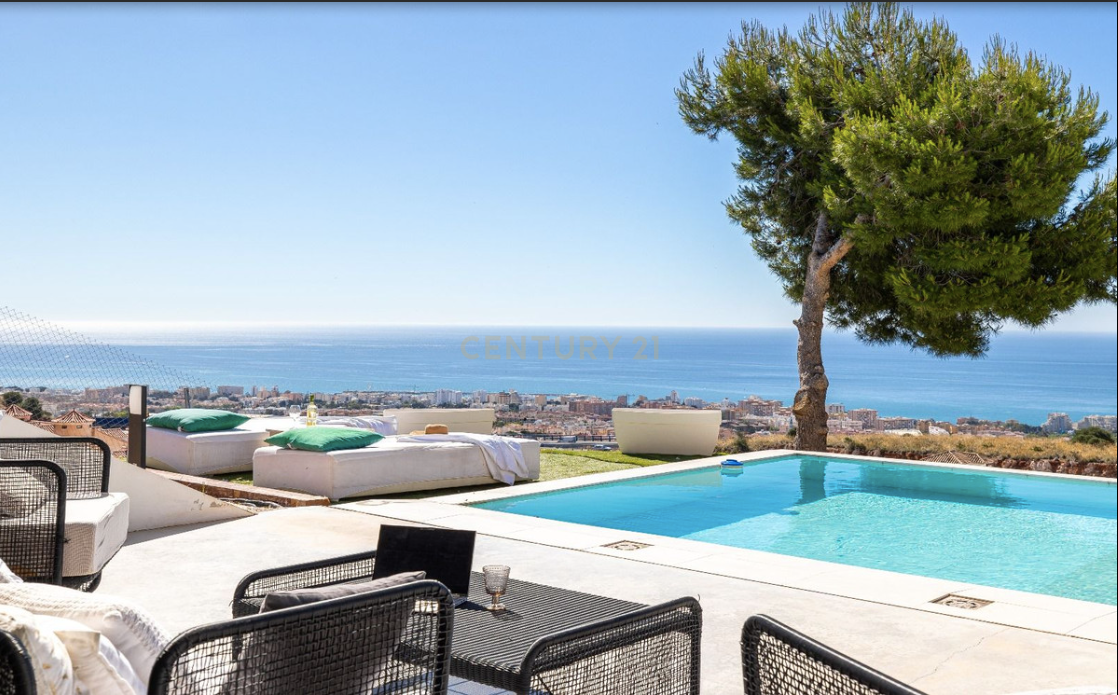 Luxuosa Moradia com Piscina e Jardim em Málaga, Andalucía - Image 15