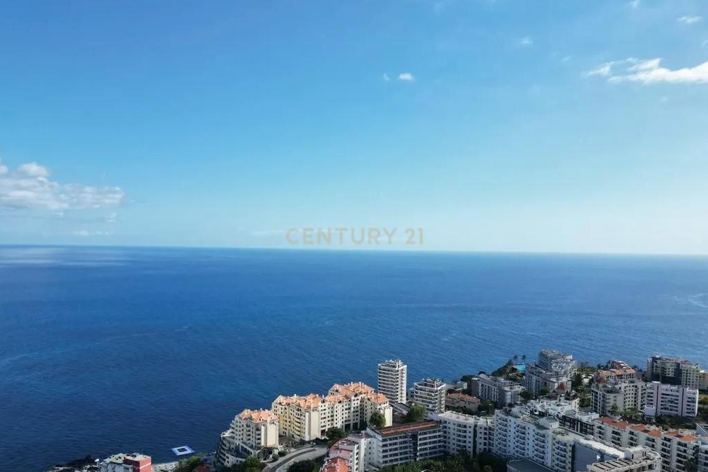Terreno 5.170 m² | São Martinho | 1.556 m² Urbanizáveis | Vista Atlântico | Projeto T4 incluído - Image 11