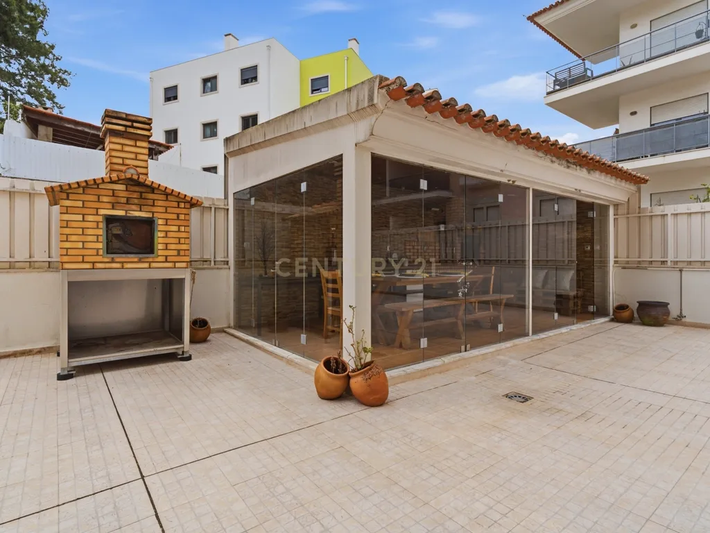 Apartamento T3 com terraço privativo, churrasqueira, zona de refeição e forno a lenha — Venda do Valador, Venda do Pinheiro - Image 35