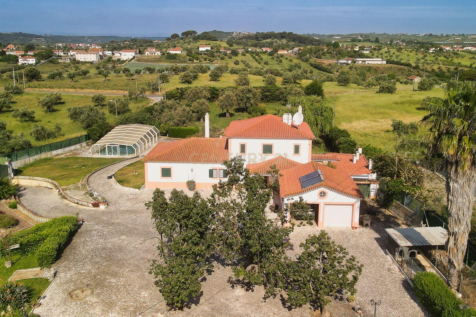 Moradia de sonho com Piscina, 7 Divisões e com Terreno 8461 m²  – Excelente Localização, a 40 minutos de Lisboa ! - Widok 5