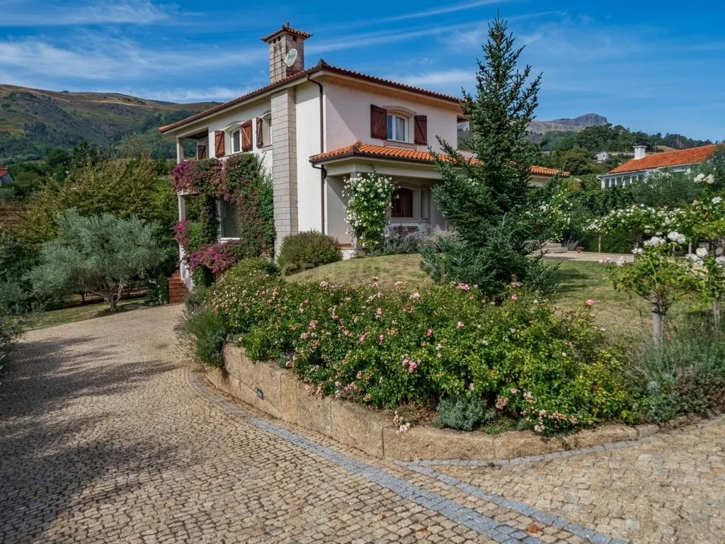 Quinta T3 + 1 com Piscina em Sermanha, Sedielos - Peso da Régua - Vila Real - Image 8