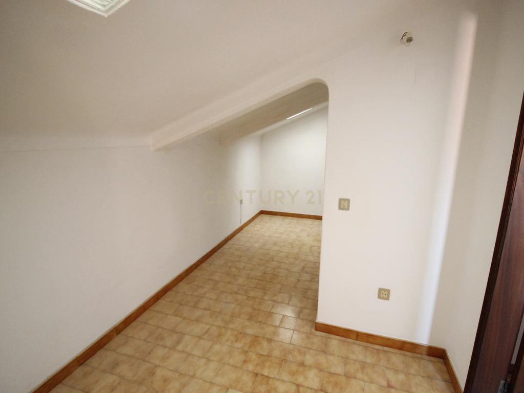 Casa Renovada com 3 Quartos e Garagem em Vendas Novas para arrendamento - Image 26