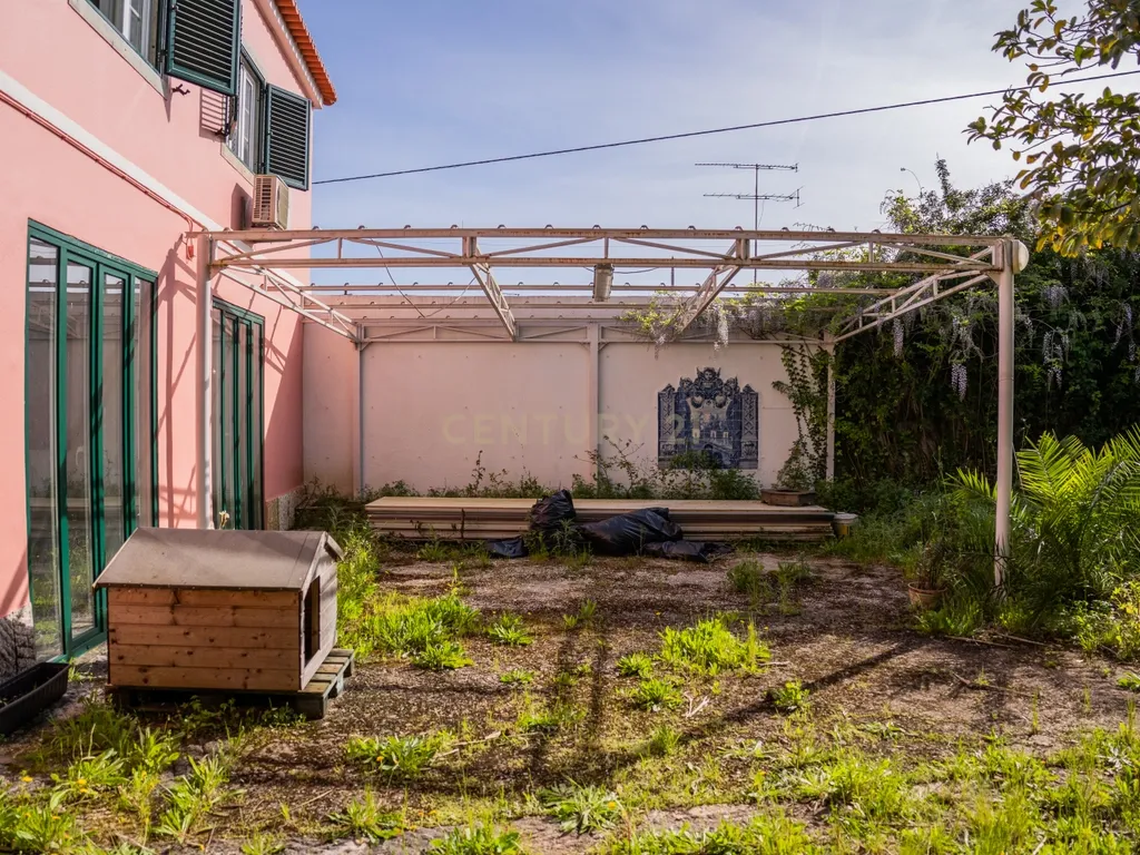 Moradia de charme T5 com Garagem e Terreno em Abrunheira, Sintra - Image 56