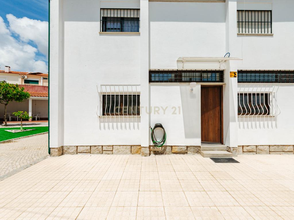 Moradia T1+1 nos Olivais Sul  - Image 1