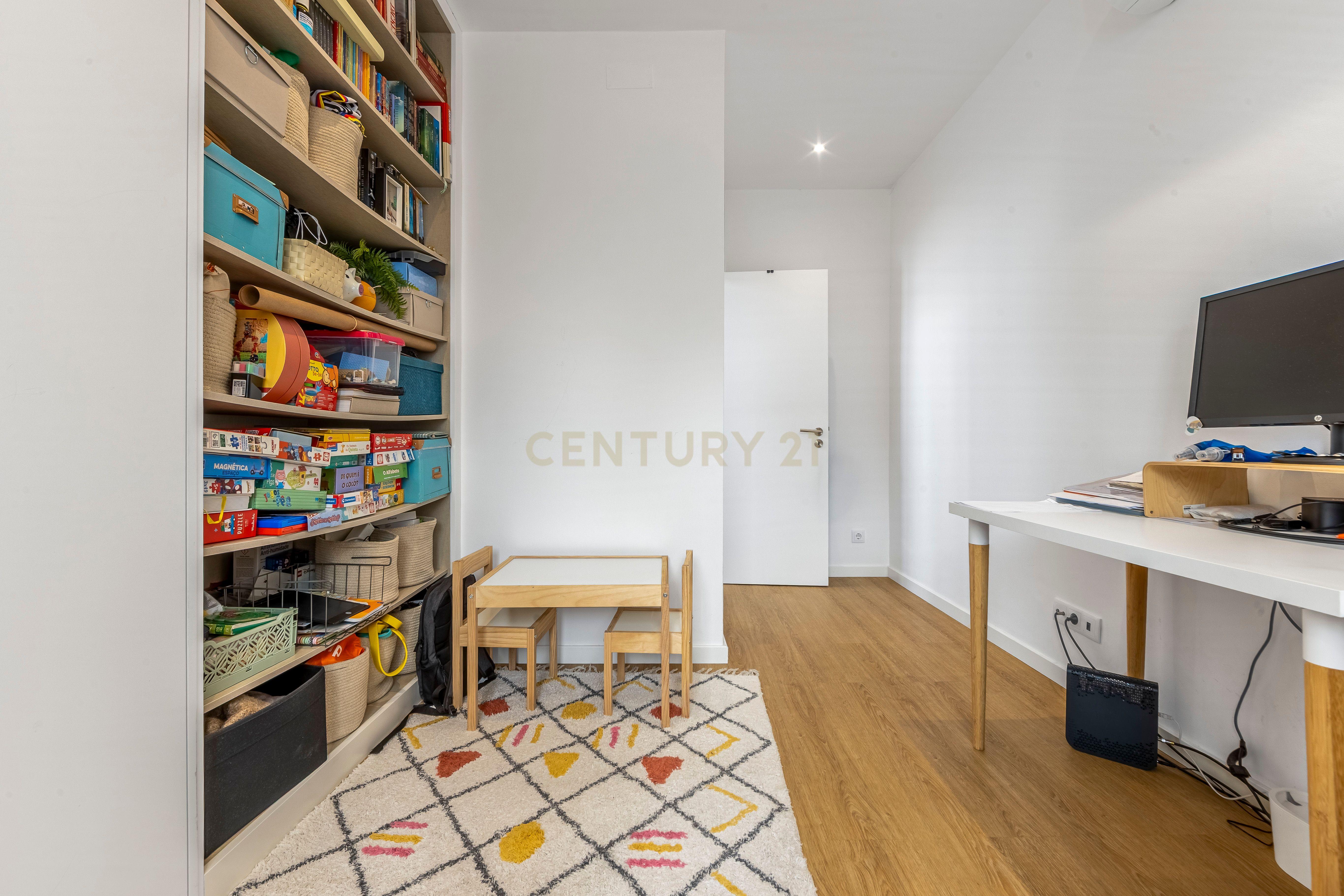 Fotografia 11 de Apartamento T3 Renovado com Terraço - Estrada de Benfica, Lisboa