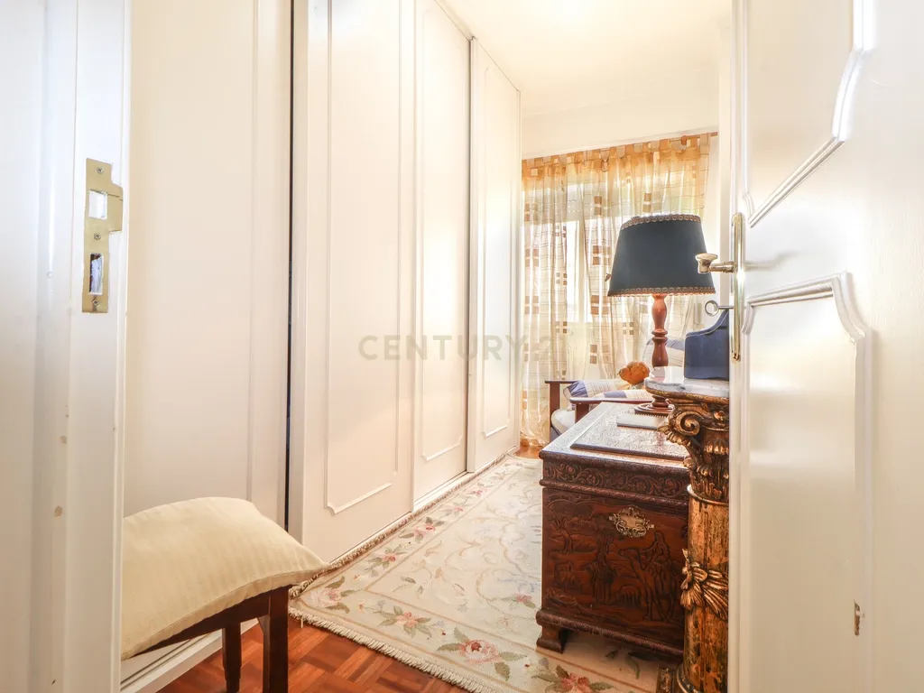 Apartamento T3 no Laranjeiro – Junto à Base Naval do Alfeite | Pronto a Habitar | Elevador - Image 11