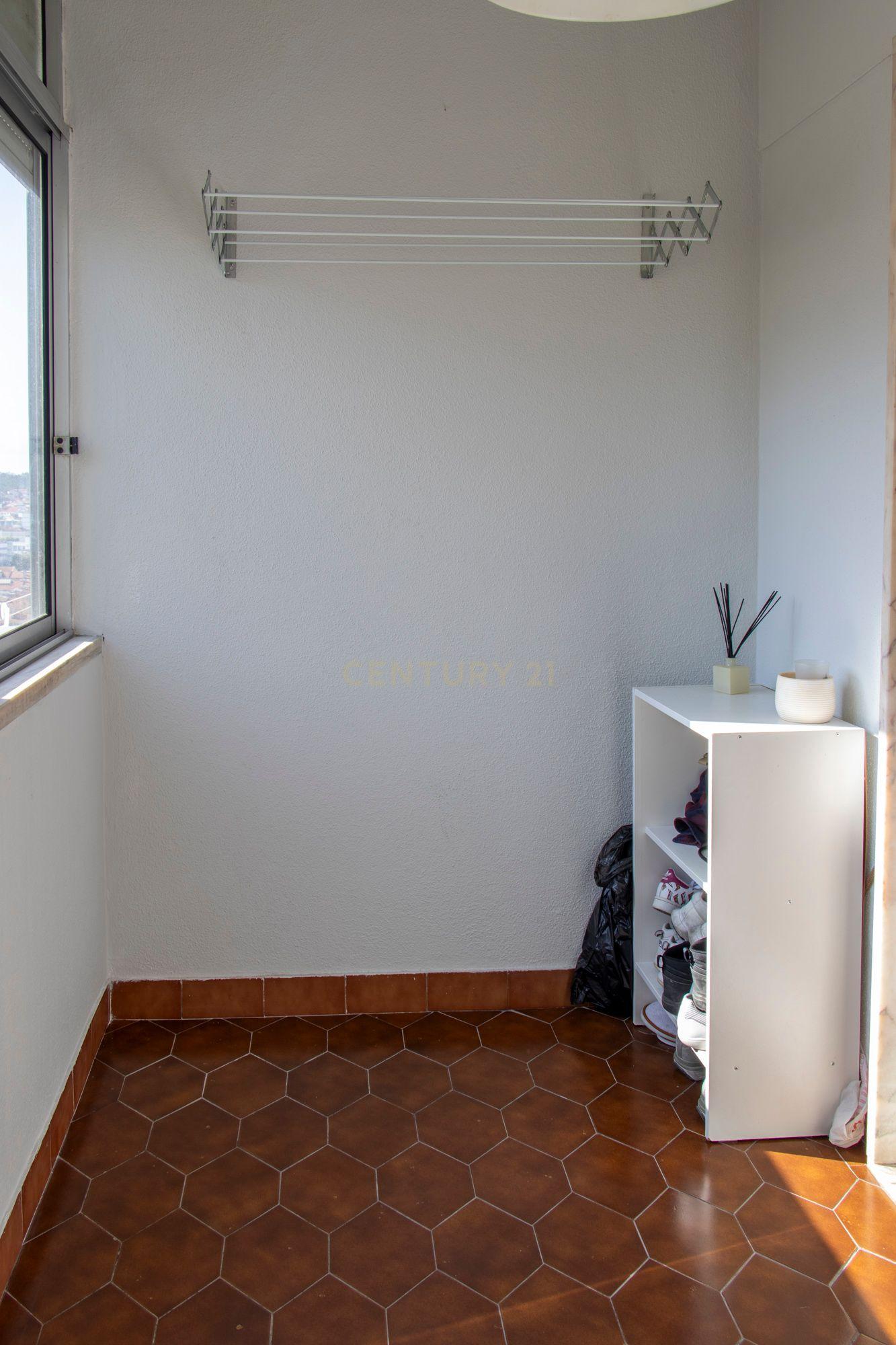 Fotografia 6 de Apartamento T1 com Varanda em Agualva, Sintra