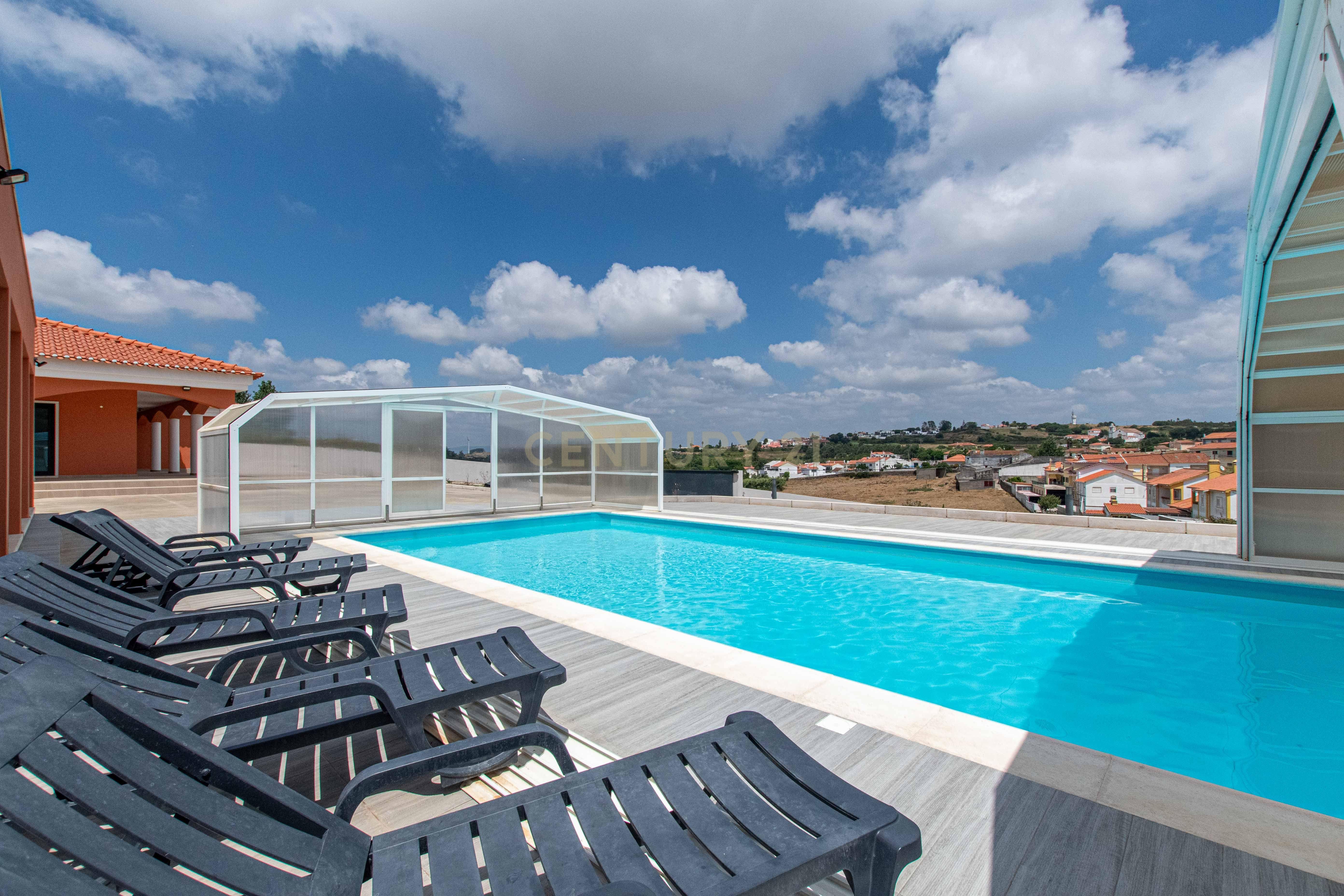 Fotografia 10 de Quinta Contemporânea T5 | Piscina Coberta | 8.280 m² de Terreno | Sobral de Monte Agraço