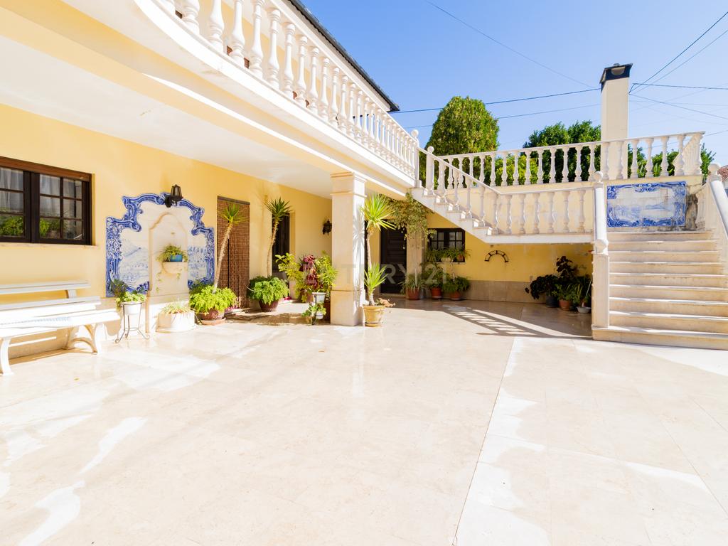 CONJUNTO MORADIA, 4 APARTAMENTOS E PAVILHÃO - Image 45
