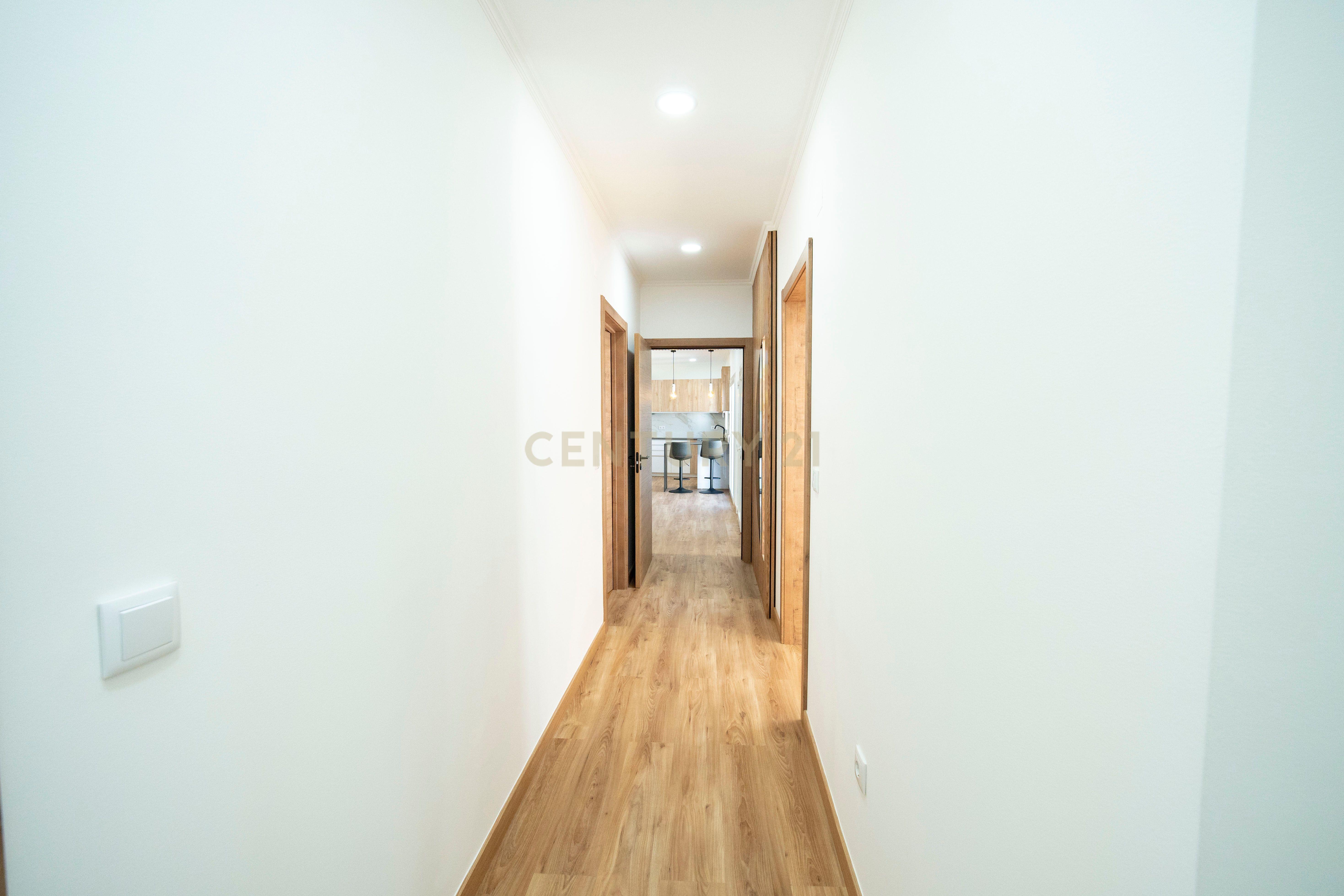 Fotografia 7 de Moradia T3 totalmente remodelada em Azeitada, Benfica do Ribatejo