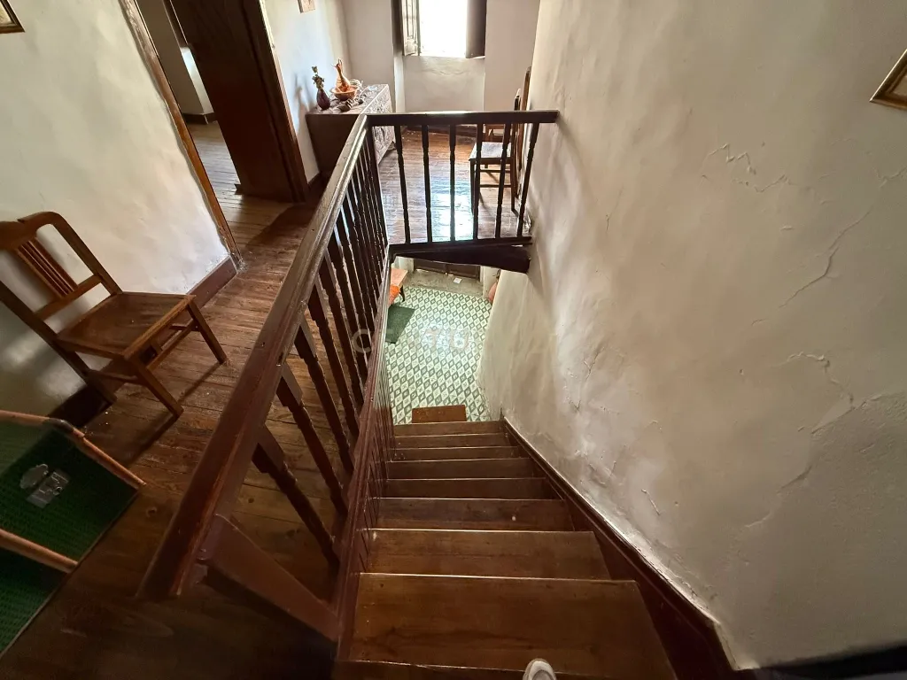 Casa T4 com Jardim e Adega em Vimioso - 53.000€ - Image 12