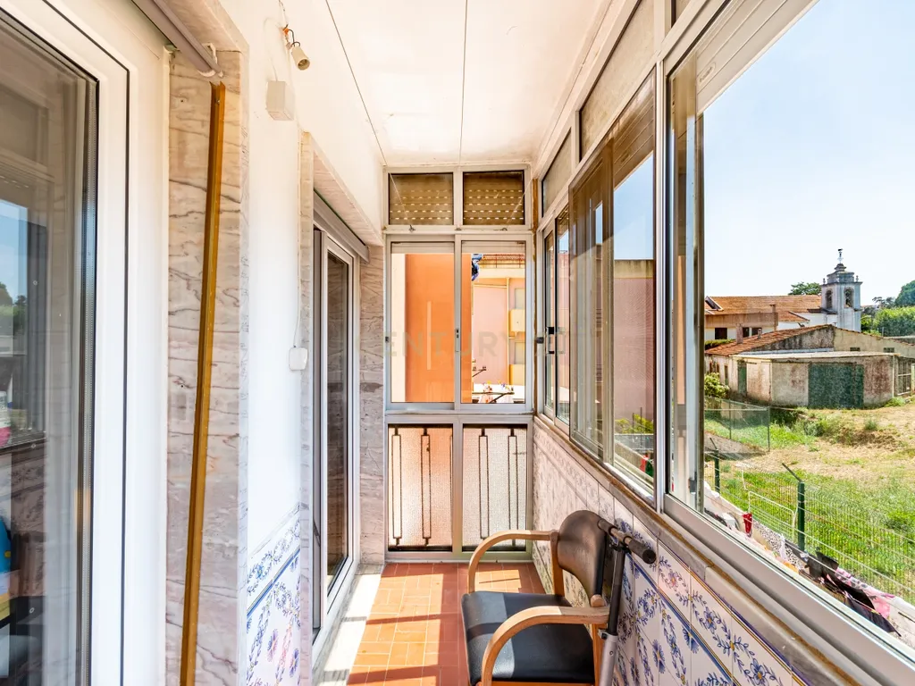 Apartamento T3 em Caneças com Vista e Luz Natural - Image 11