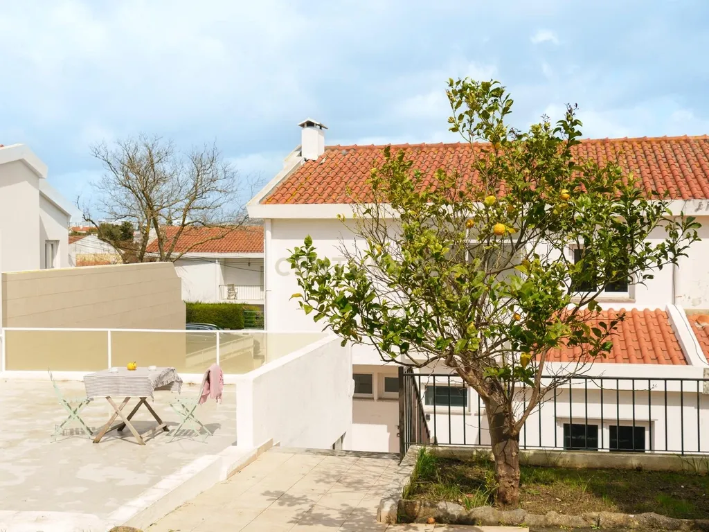 Espetacular moradia T5 em Oeiras- Alto da Barra com Jardim, Terraço e tudo pertinho de si! - Image 4