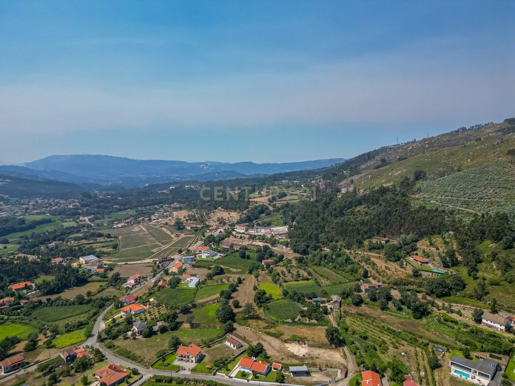 Quinta para reconstrução , em Anais, em Ponte de Lima – a vila mais antiga de Portugal. - Image 17