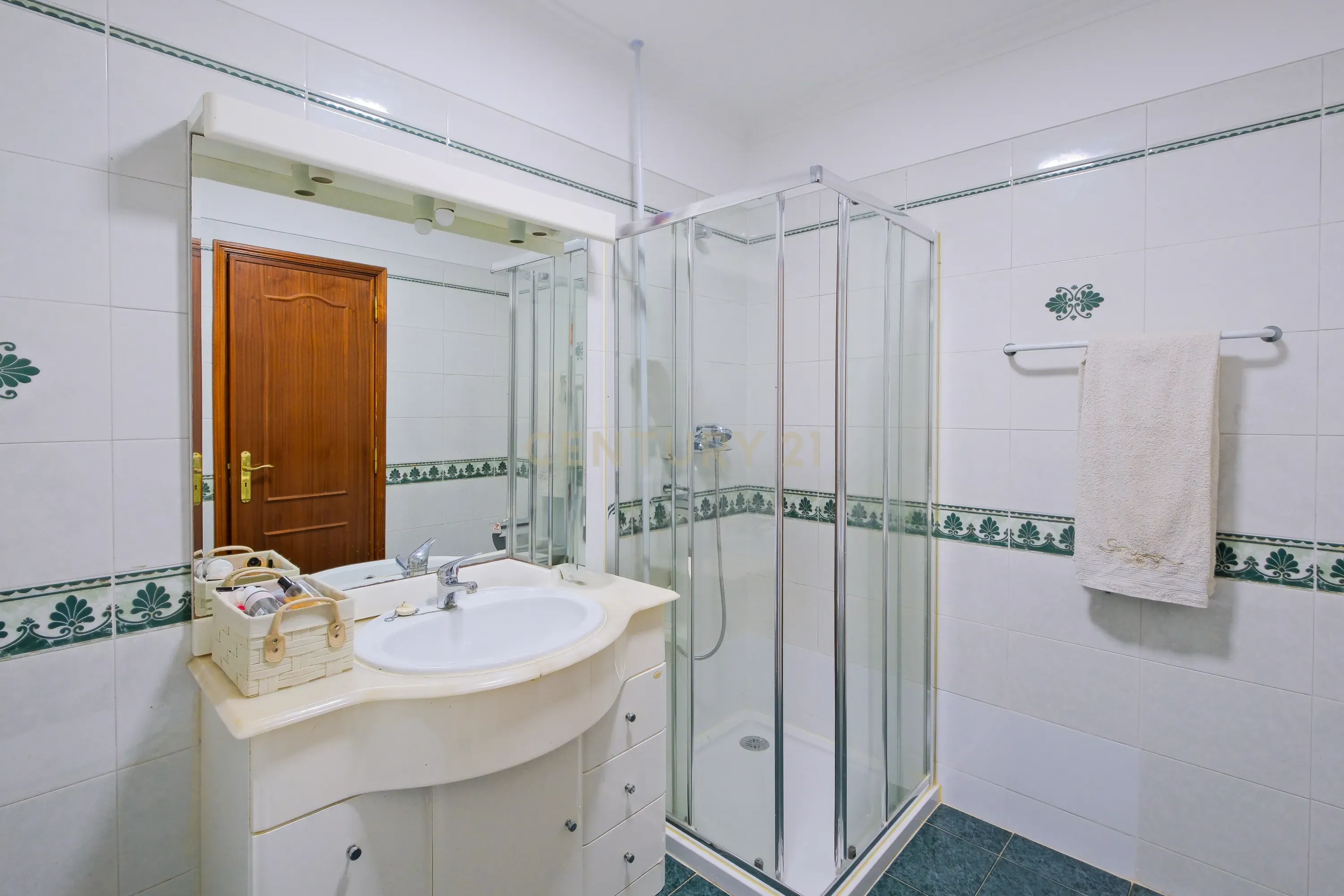 Duplex em Lisboa, Sintra: Espaço e Conforto com Vista Serra Sintra - Image 35