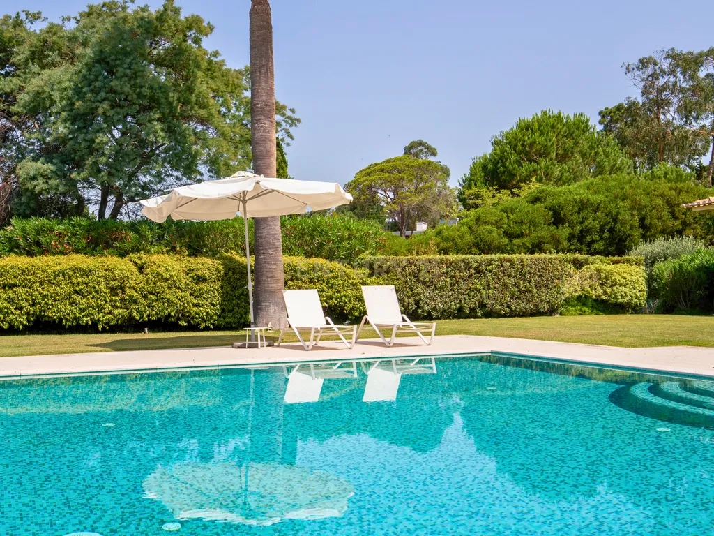 Moradia T7 com Piscina em Alcabideche- Cascais - Image 52