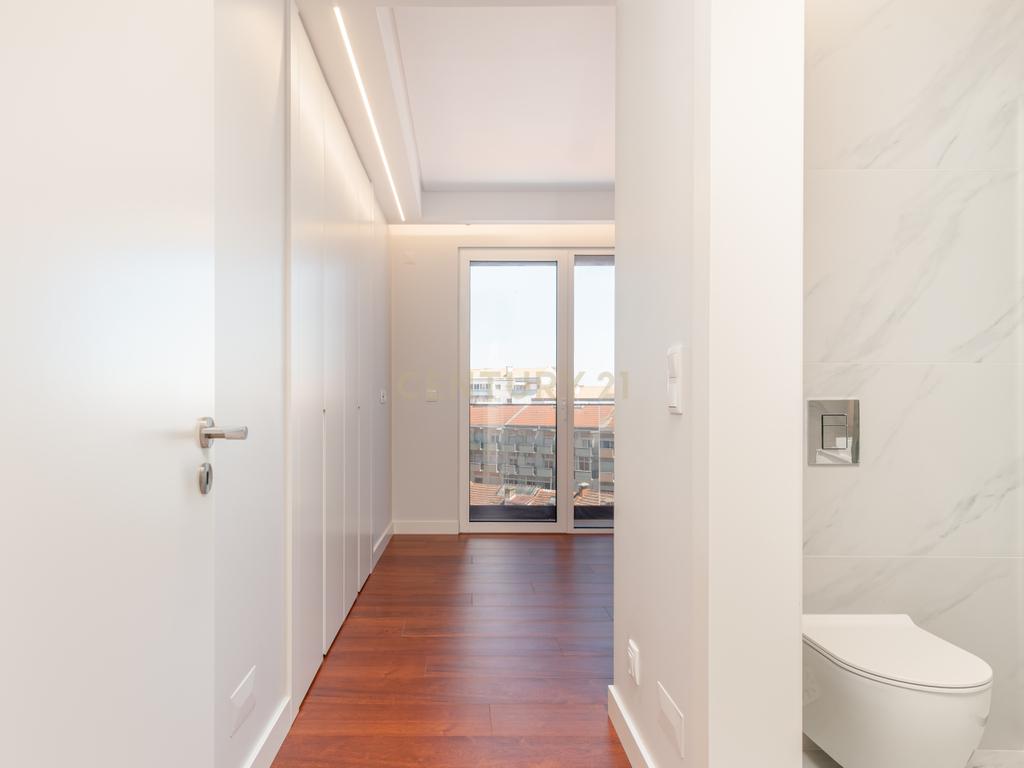 Empreendimento novo 2026, Apartamentos contemporâneos de elevado padrão. - Image 23