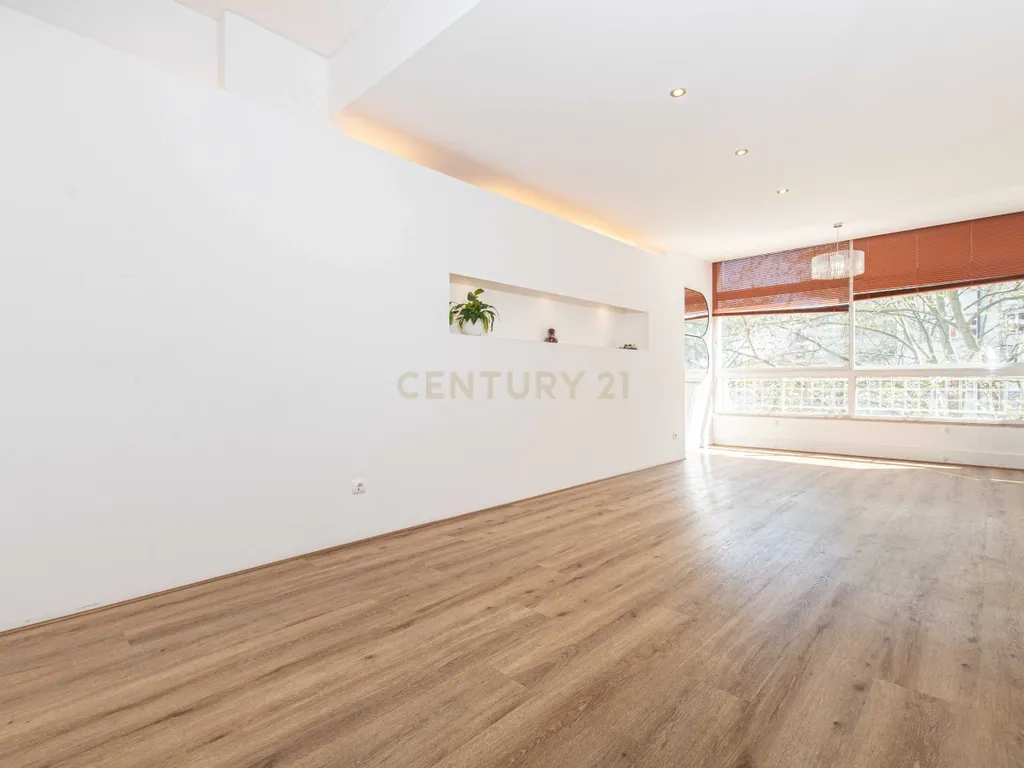 Duplex em Estados Unidos Da America, Lisboa com Vista para a Cidade - Image 19