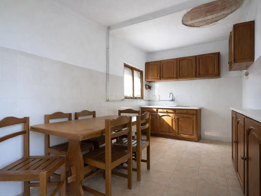 Excelente oportunidade de investimento no centro de São Martinho do Bispo, Coimbra. As referências C0289-01959 (moradia e terreno) e C0289-01957 (terreno) são vendidas em conjunto. - Image 8