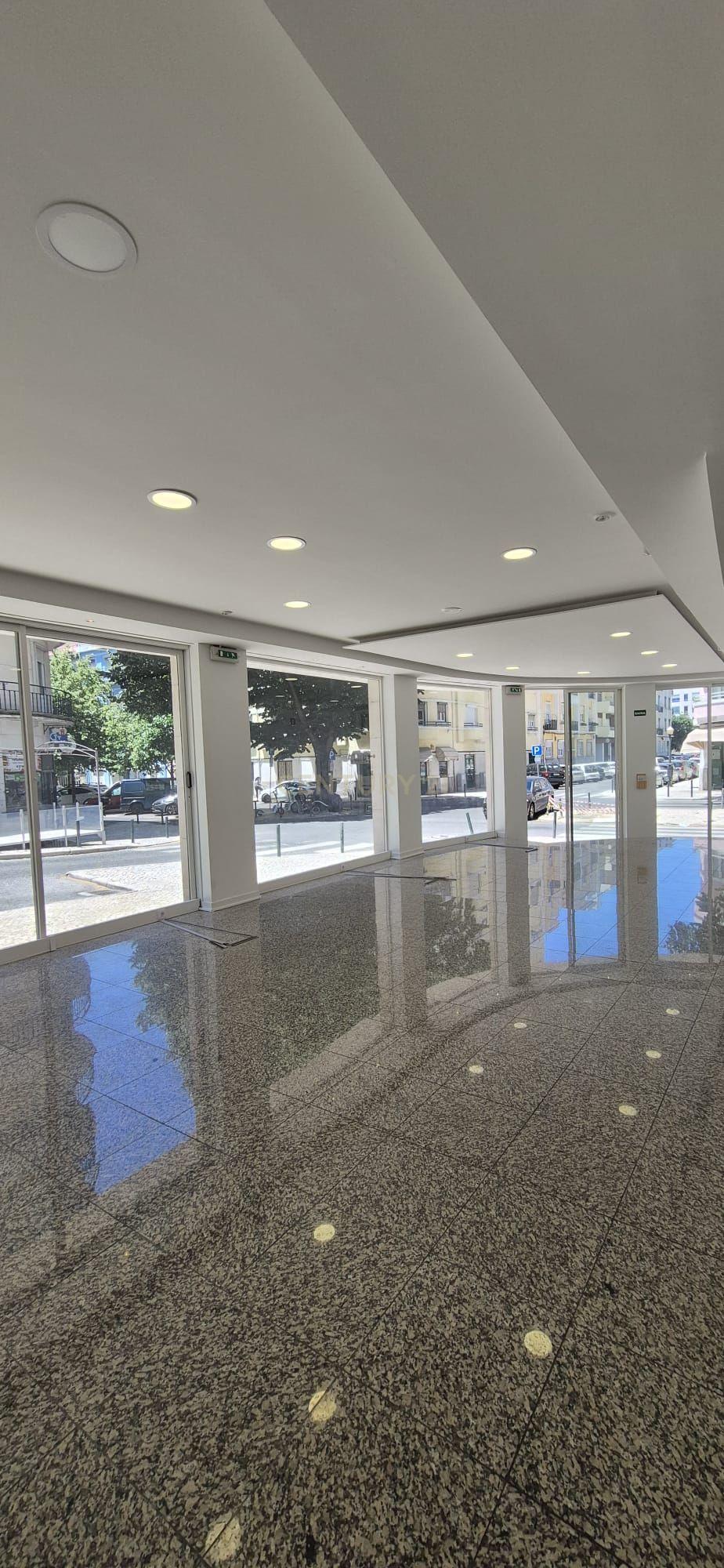 Fotografia 5 de Loja Premium para Arrendamento no Coração do Campo Pequeno, Lisboa