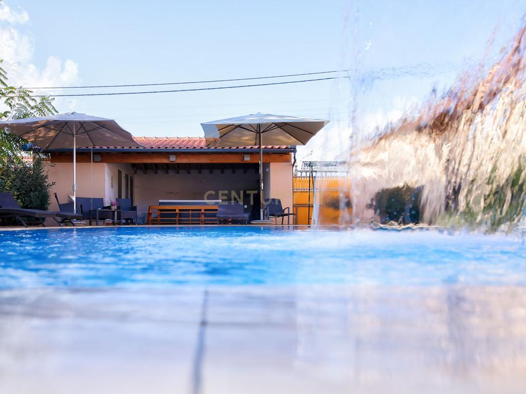 Propriedade T8 com Jardins, Lago e Potencial Alojamento - Localização Premium - Image 57