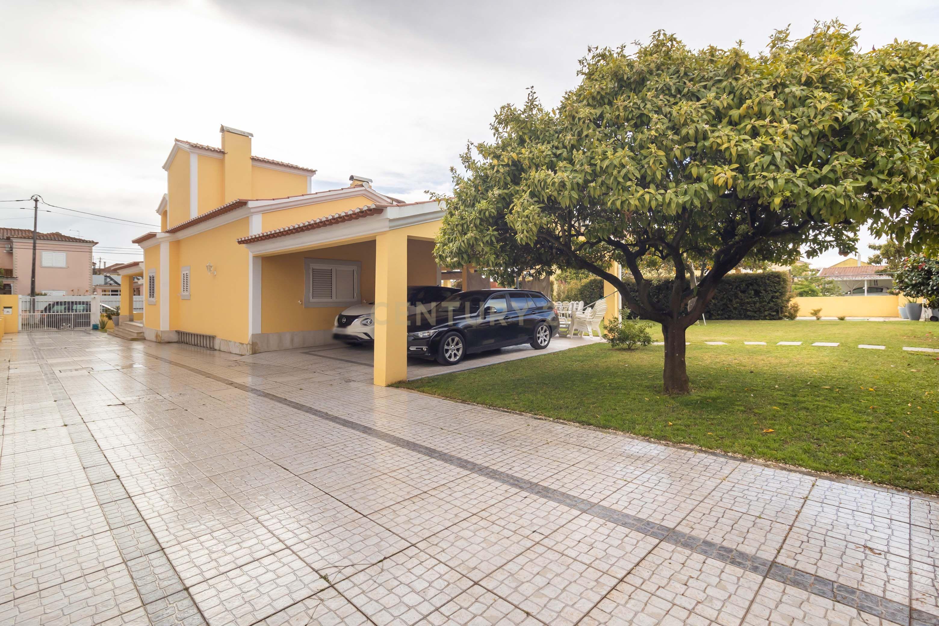 Moradia em Fernão Ferro com Piscina - Image 8