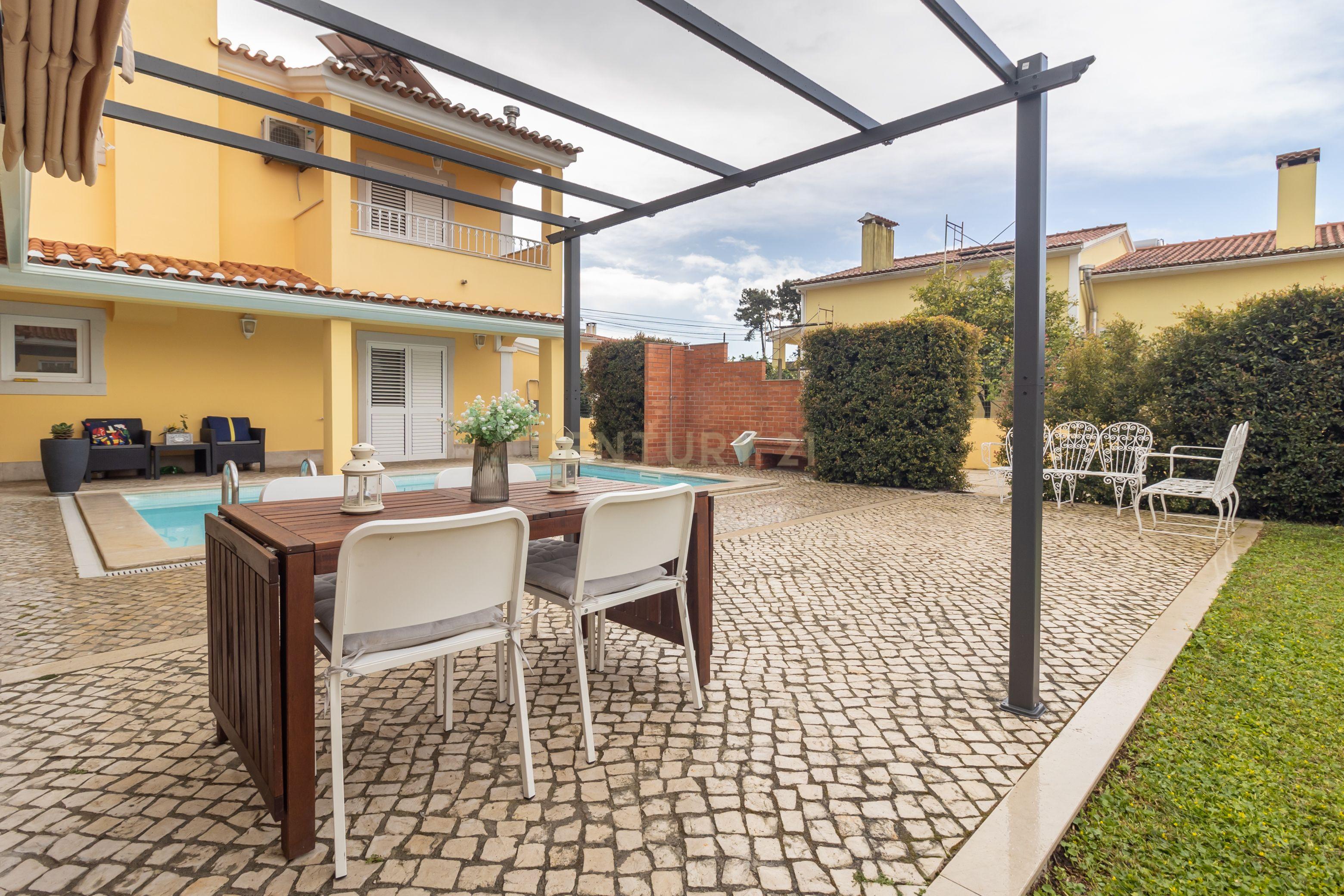 Moradia em Fernão Ferro com Piscina - Image 15