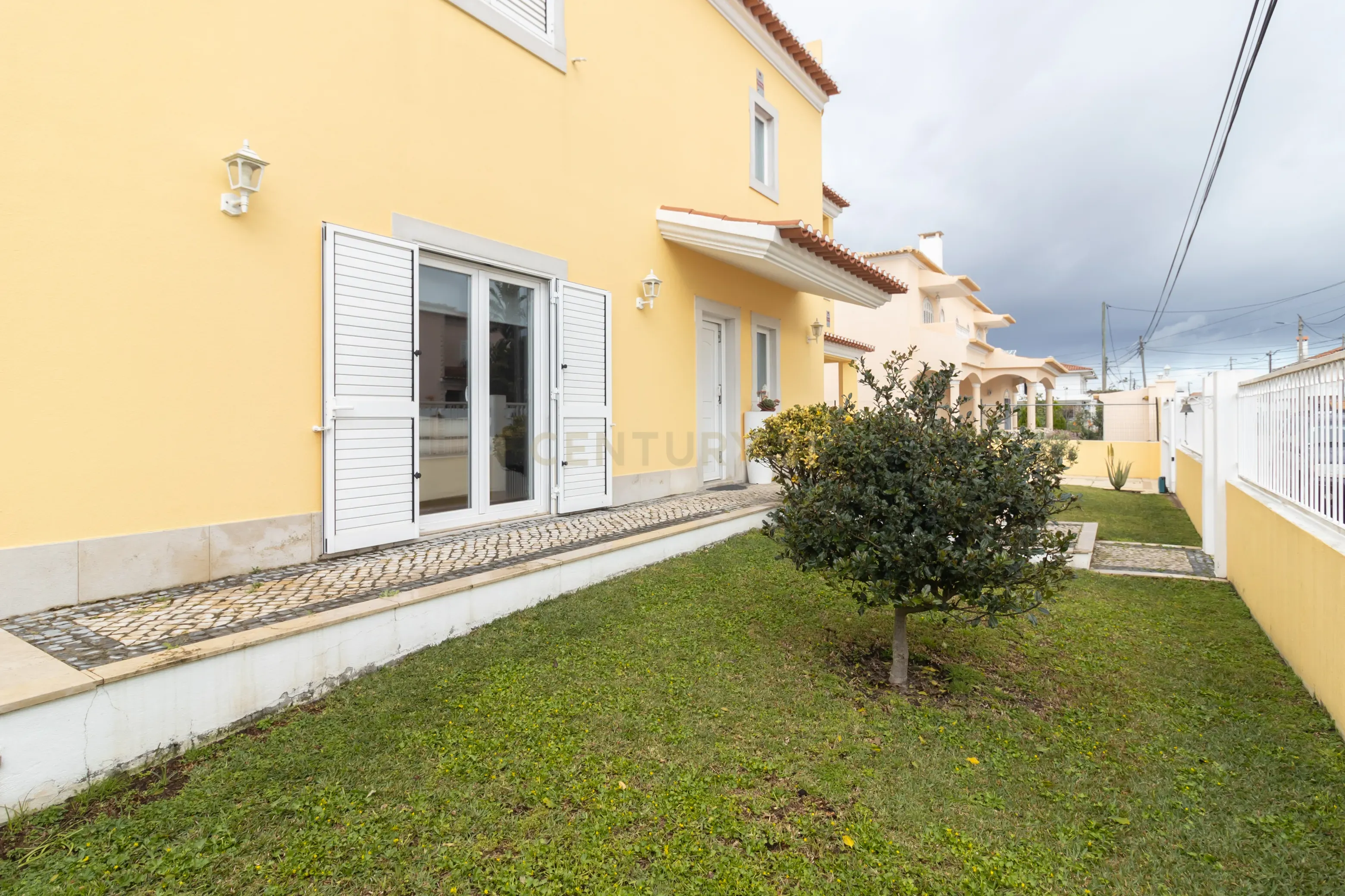 Moradia em Fernão Ferro com Piscina - Image 21