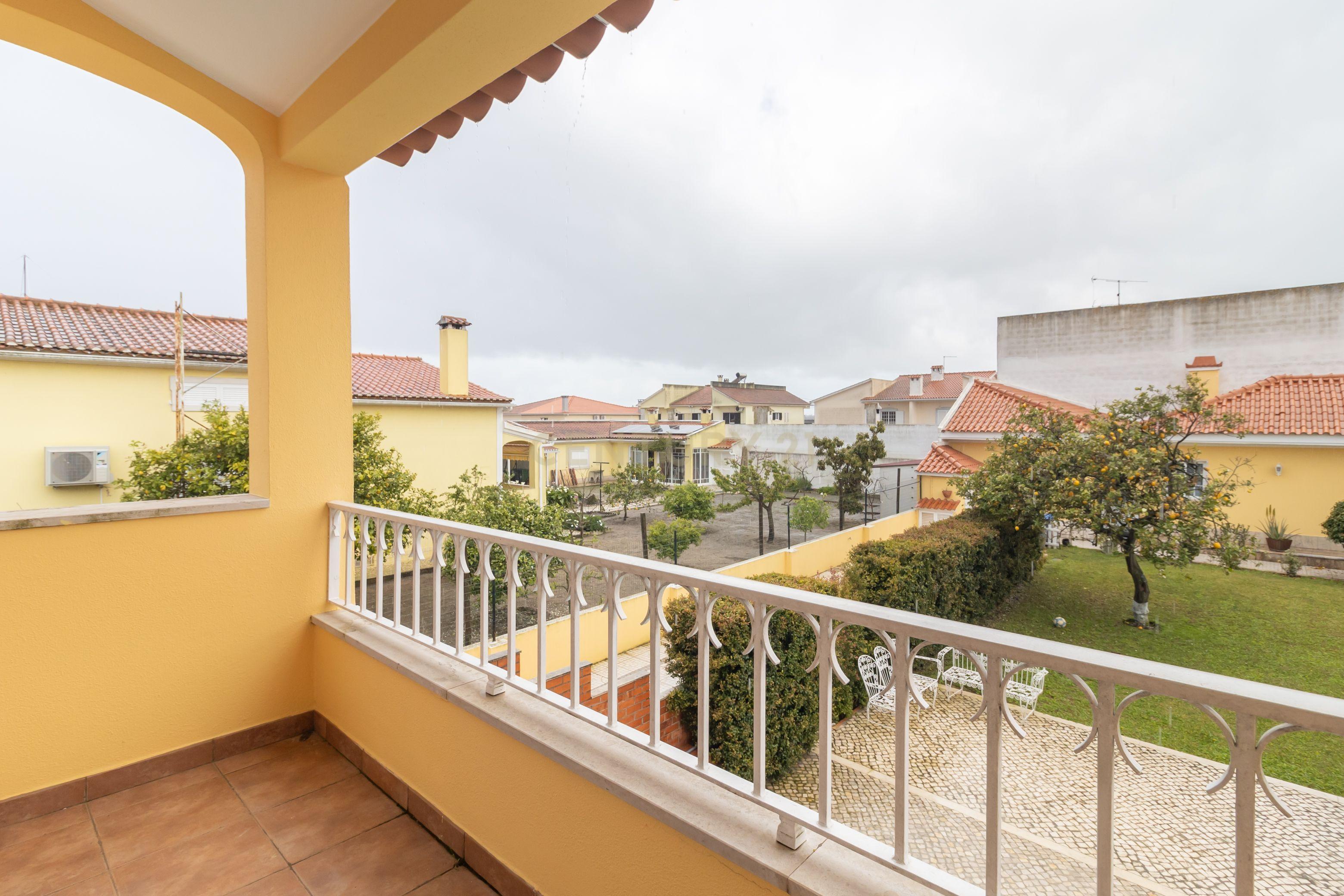 Moradia em Fernão Ferro com Piscina - Image 69