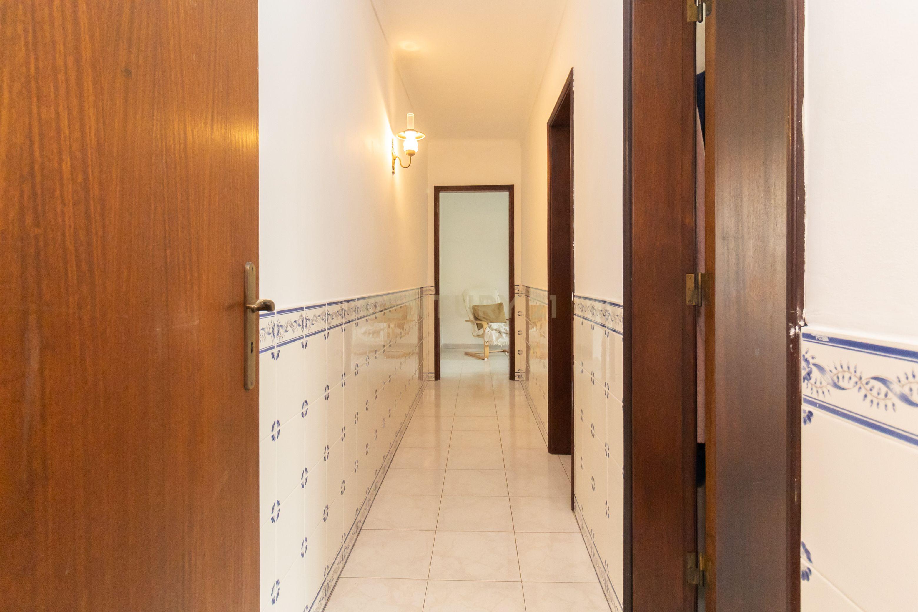 Moradia em Fernão Ferro com Piscina - Image 73