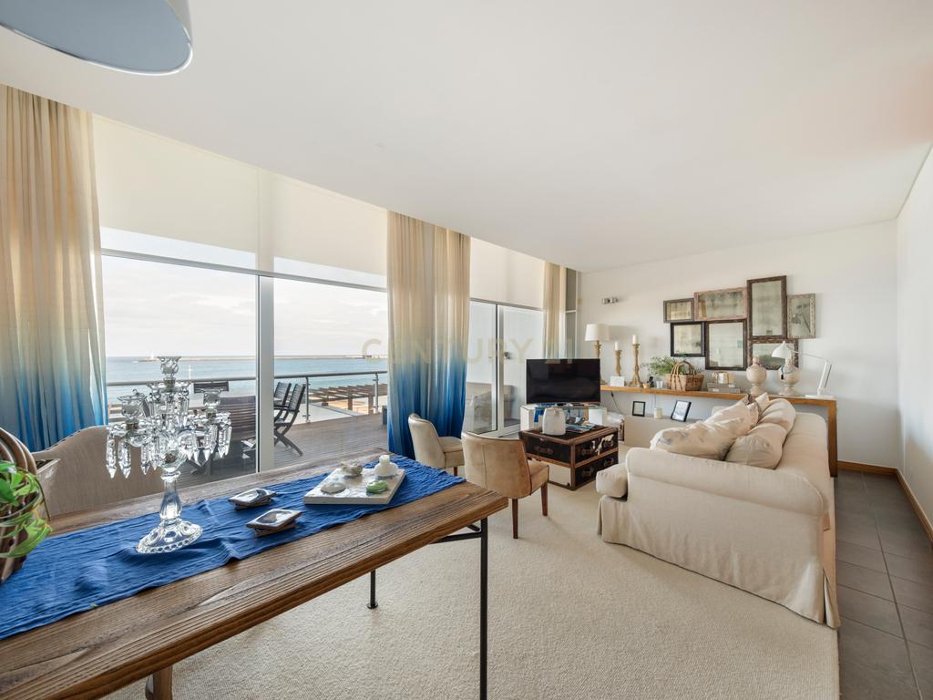 Apartamento T4 triplex com vista mar na Praia da Vitória - Image 10