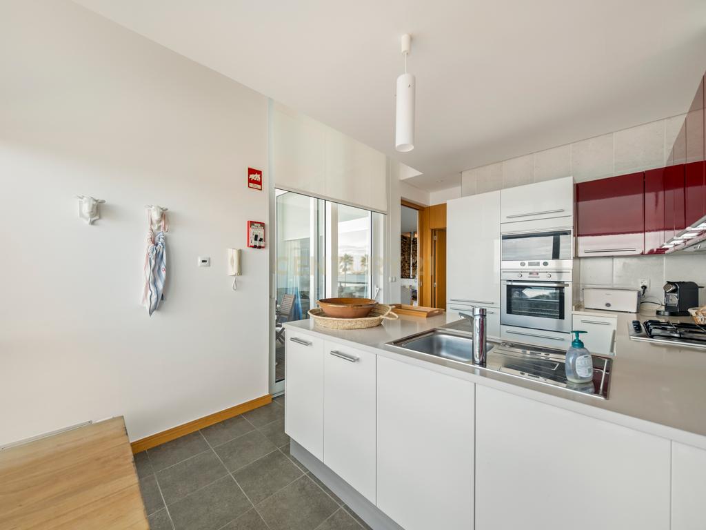 Apartamento T4 triplex com vista mar na Praia da Vitória - Image 6
