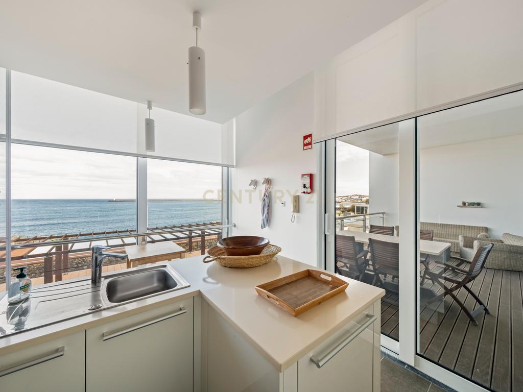 Apartamento T4 triplex com vista mar na Praia da Vitória - Image 7