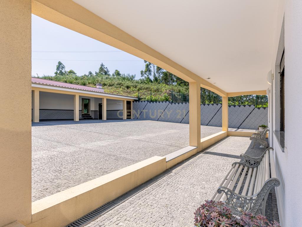 🏡 “C’Alma Home” — Onde a Alma Encontra o Espaço - MORADIA T4 C/PISCINA E 2443M2 DE TERRENO A 30 MINUTOS DO PORTO (Escola Secundária de Vilela) - C’ Alma Home - Image 4