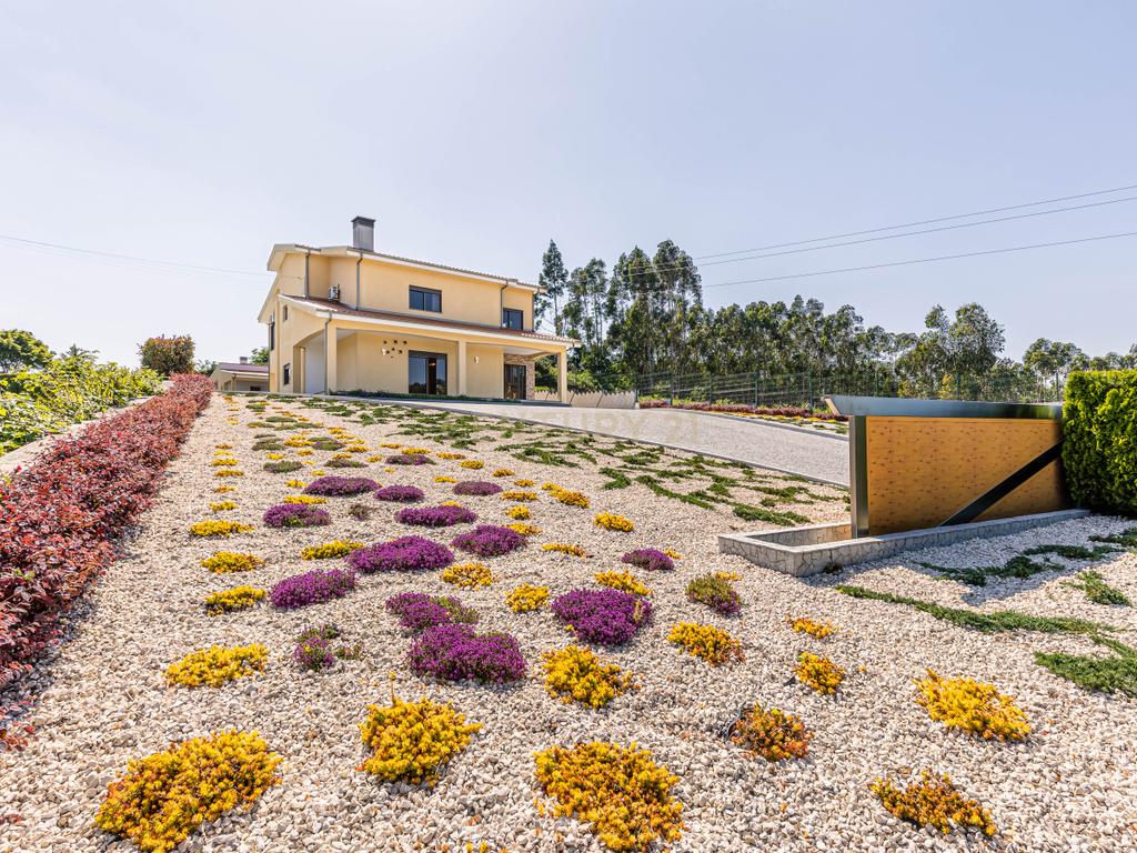 🏡 “C’Alma Home” — Onde a Alma Encontra o Espaço - MORADIA T4 C/PISCINA E 2443M2 DE TERRENO A 30 MINUTOS DO PORTO (Escola Secundária de Vilela) - C’ Alma Home - Image 9