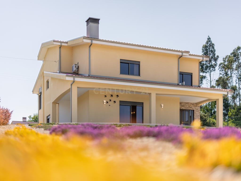 🏡 “C’Alma Home” — Onde a Alma Encontra o Espaço - MORADIA T4 C/PISCINA E 2443M2 DE TERRENO A 30 MINUTOS DO PORTO (Escola Secundária de Vilela) - C’ Alma Home - Image 10