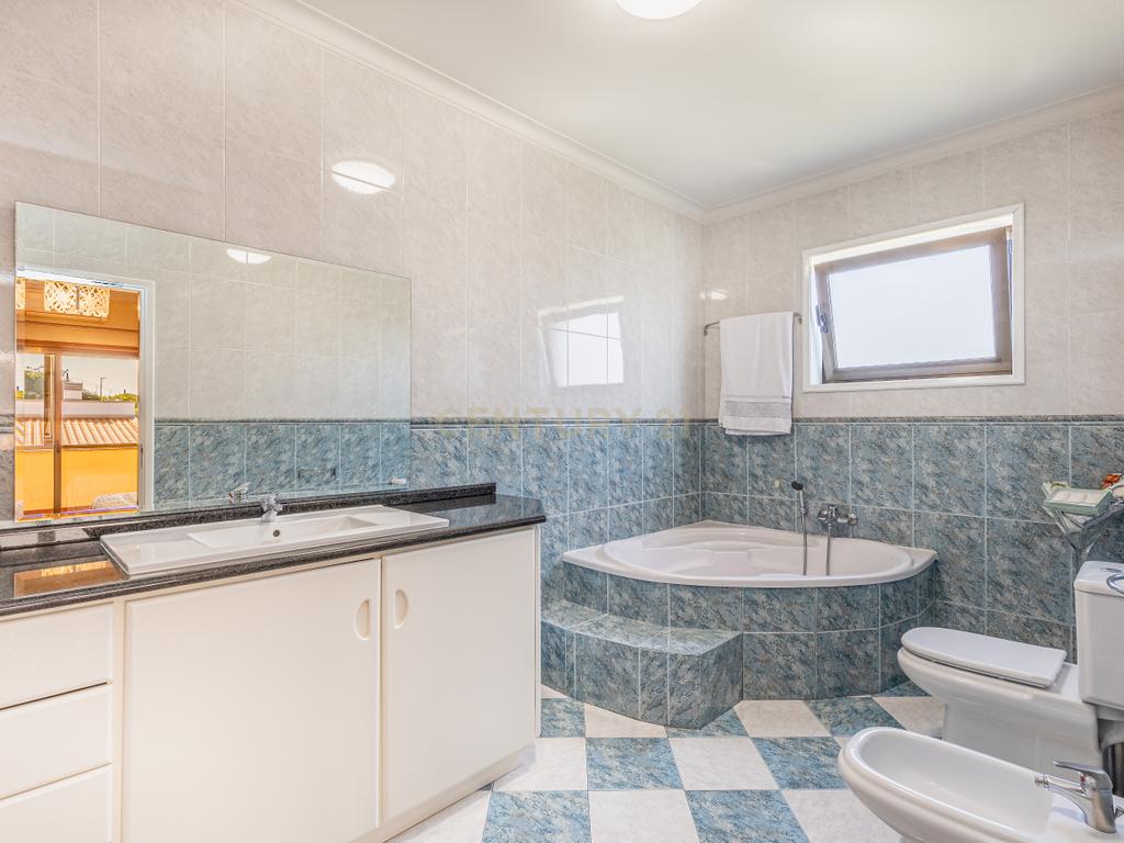 🏡 “C’Alma Home” — Onde a Alma Encontra o Espaço - MORADIA T4 C/PISCINA E 2443M2 DE TERRENO A 30 MINUTOS DO PORTO (Escola Secundária de Vilela) - C’ Alma Home - Image 23