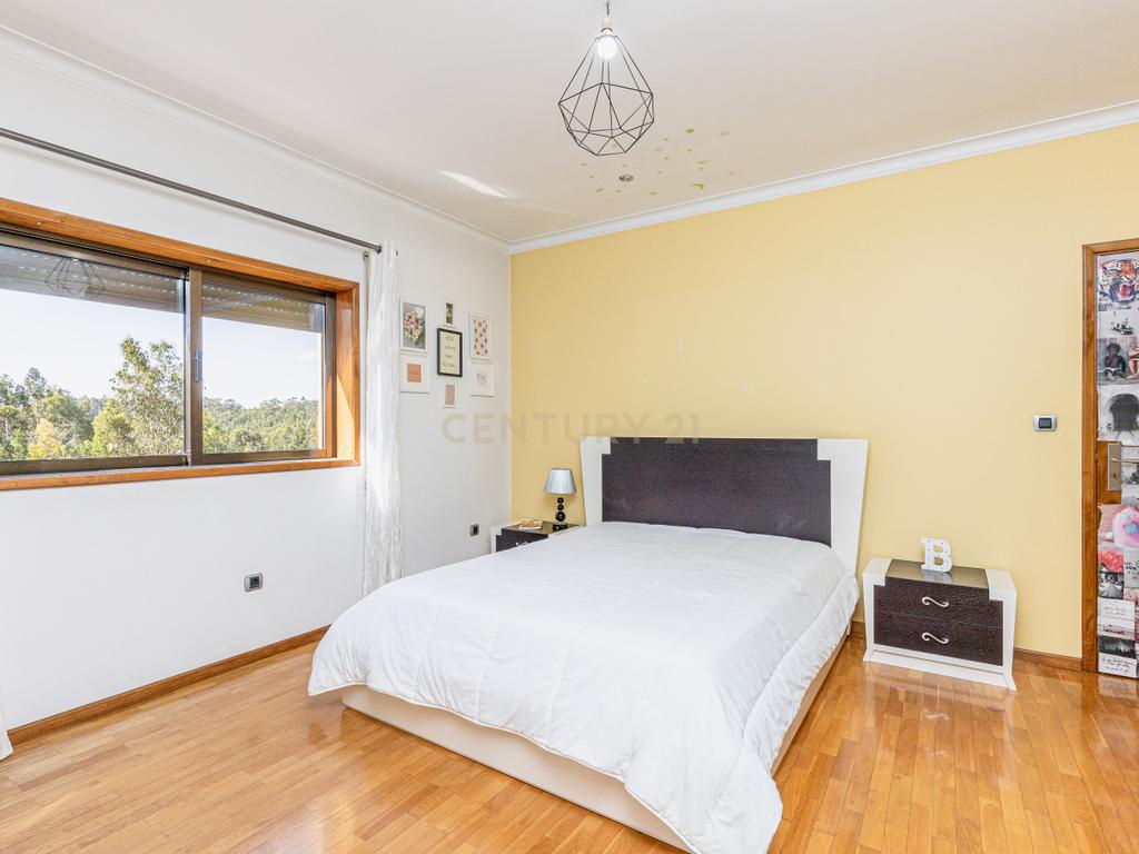 🏡 “C’Alma Home” — Onde a Alma Encontra o Espaço - MORADIA T4 C/PISCINA E 2443M2 DE TERRENO A 30 MINUTOS DO PORTO (Escola Secundária de Vilela) - C’ Alma Home - Image 25
