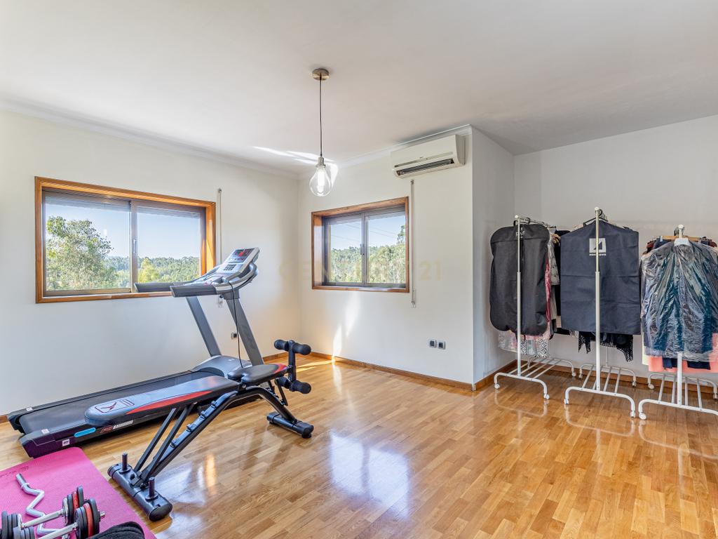 🏡 “C’Alma Home” — Onde a Alma Encontra o Espaço - MORADIA T4 C/PISCINA E 2443M2 DE TERRENO A 30 MINUTOS DO PORTO (Escola Secundária de Vilela) - C’ Alma Home - Image 29