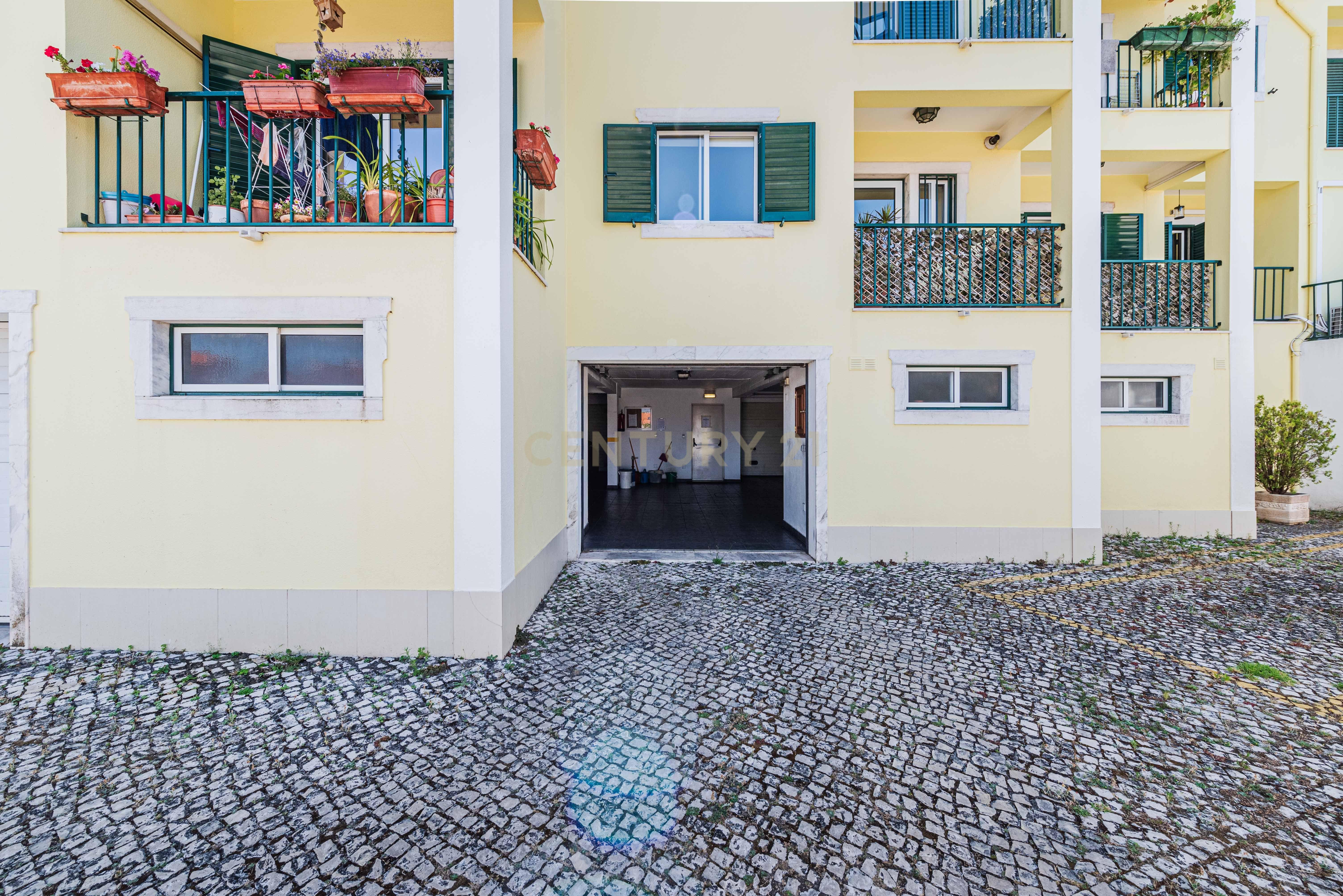 Apartamento T1 em Parede (Cascais) | Excelente Localização - Image 36