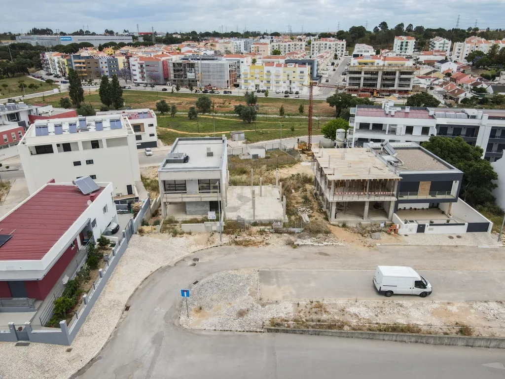 Terreno Urbano com projeto aprovado( em inicio construção)em Setúbal /Gambia. Foto Reportagem em Breve - Image 8