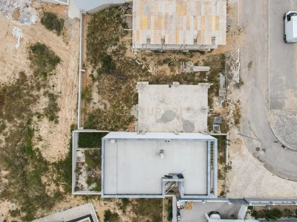 Terreno Urbano com projeto aprovado( em inicio construção)em Setúbal /Gambia. Foto Reportagem em Breve - Image 17