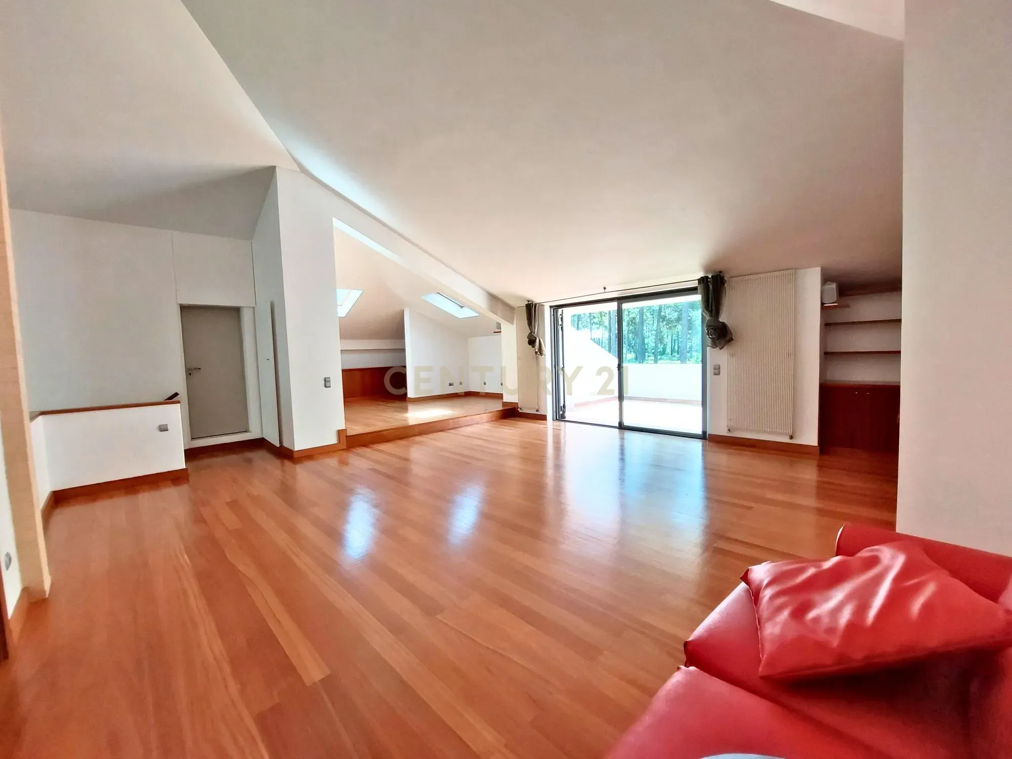 Moradia T4 | Grande terreno com 1760m2 | Piscina - Image 20