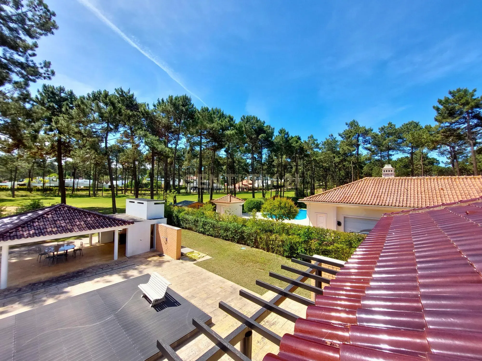 Moradia T4 | Grande terreno com 1760m2 | Piscina - Image 25