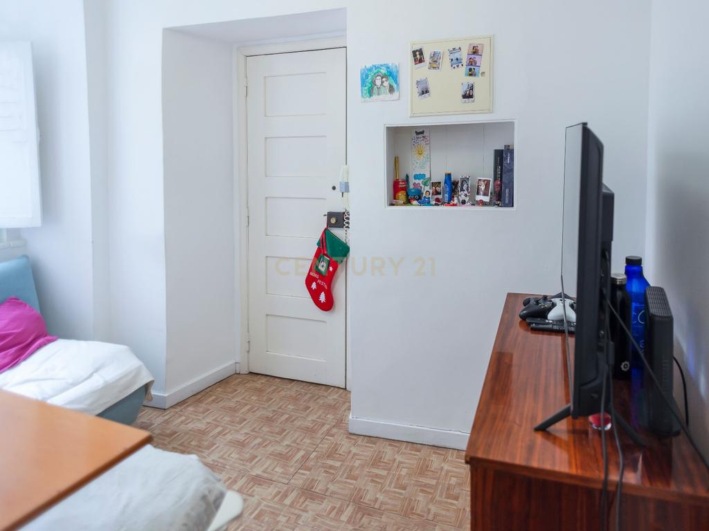 Apartamento T1 +1 em Alfama, Lisboa – Investimento com Potencial e Rentabilidade Atrativa - Image 4