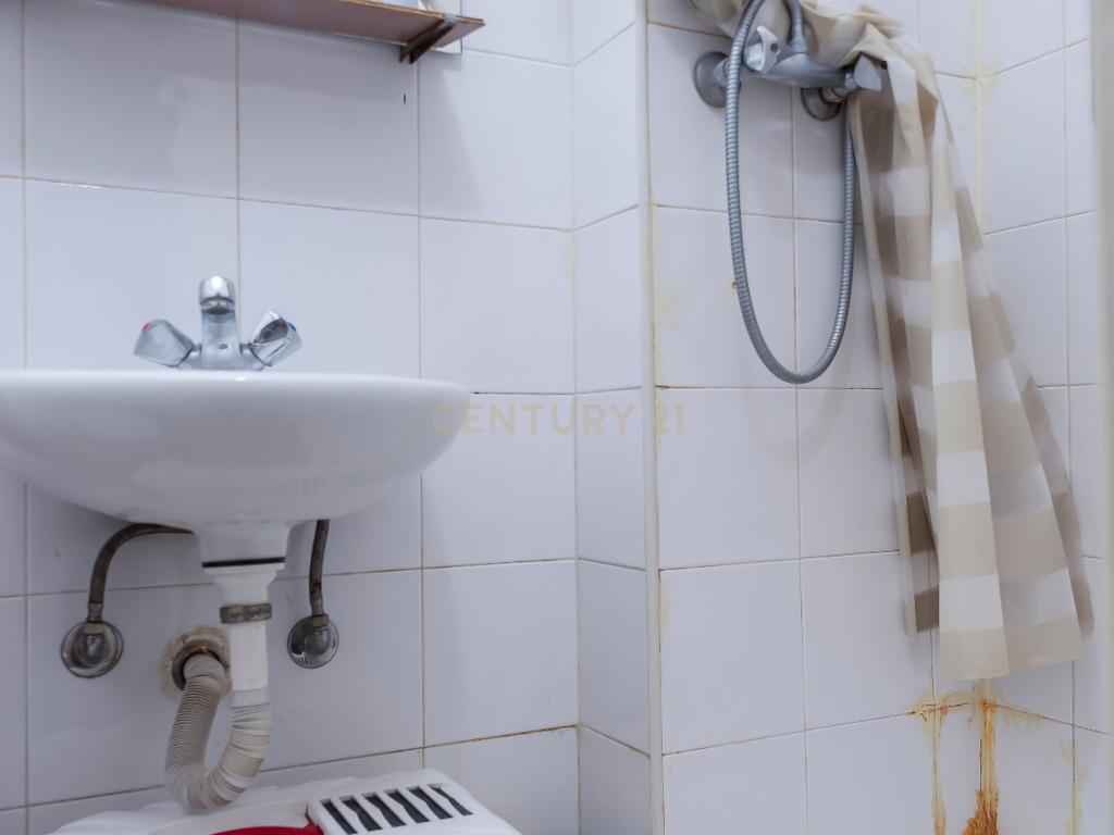 Apartamento T1 +1 em Alfama, Lisboa – Investimento com Potencial e Rentabilidade Atrativa - Image 9