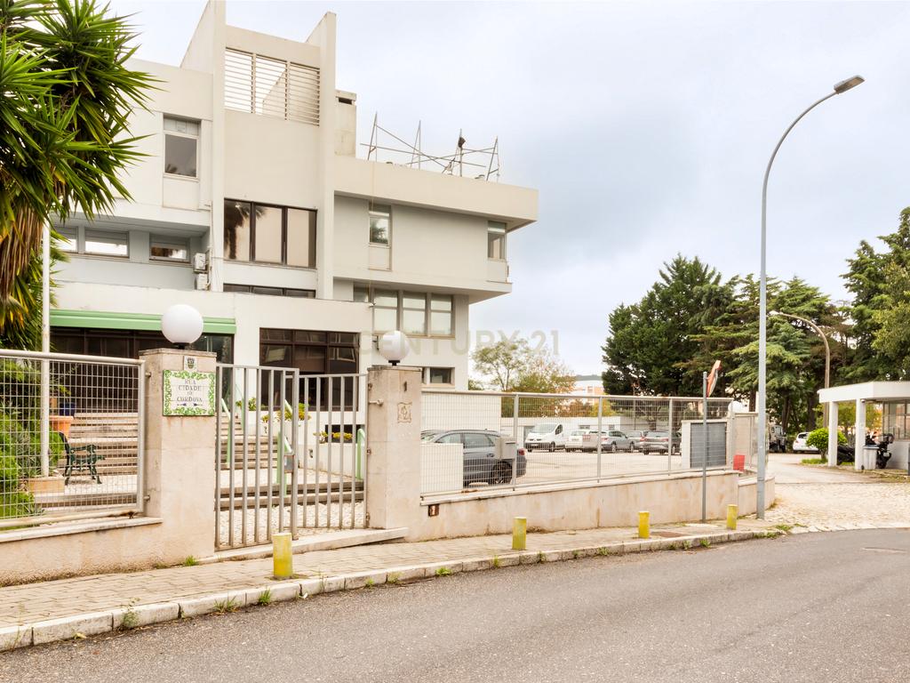 Escritório com 115m2 em Alfragide, Amadora. Em Arrendamento! - Image 8