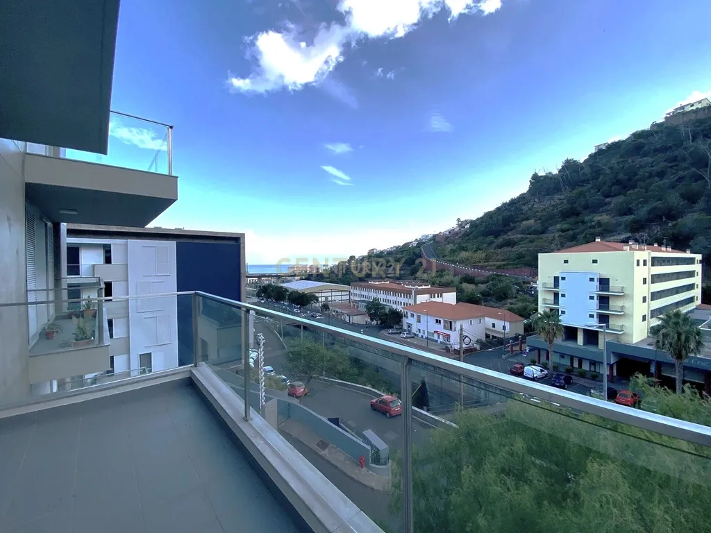 Apartamento T3 para Arrendamento - Santa Cruz, Madeira - Image 2