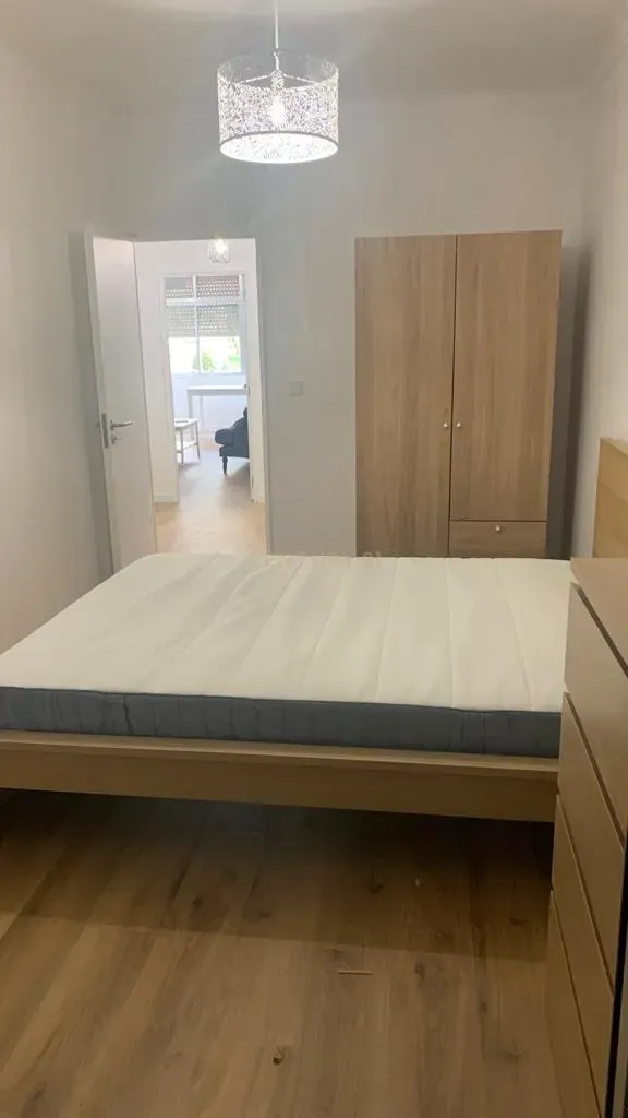 Apartamento para Investimento Metro de Alfornelos - Image 2